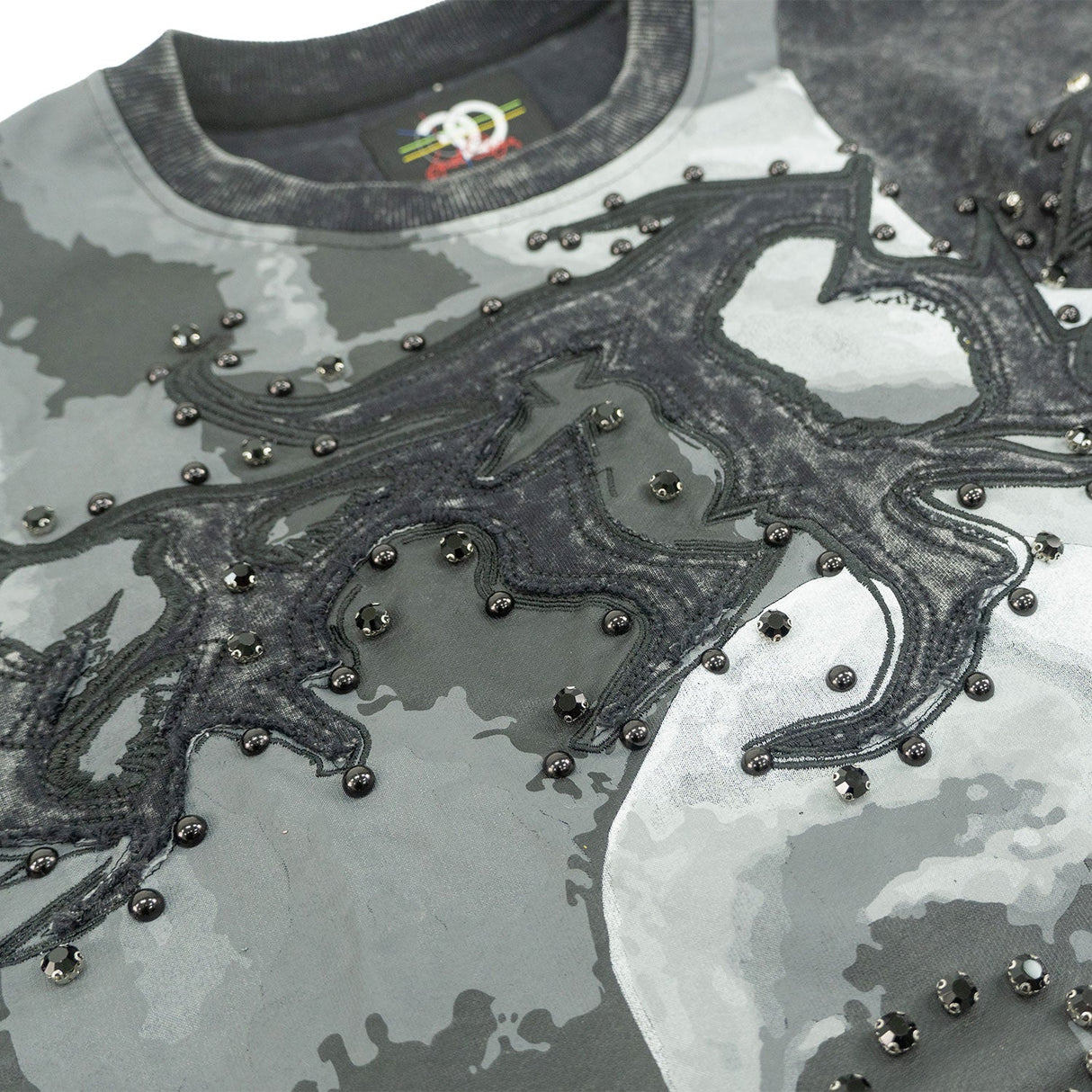 Frost Original Sweatshirt|F4357 Heartless Crewneck - Black